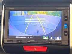 【問合せ：０７４９-２７-４９０７】【バックカメラ】駐車時に後方がリアルタイム映像で確認できます。大型商業施設や立体駐車場での駐車時や、夜間のバック時に大活躍！ 4