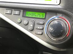 【問合せ：０７４９-２７-４９０７】【オートエアコン】一度お好みの温度に設定すれば、車内の温度を検知し風量や温度を自動で調整。暑い…寒い…と何度もスイッチ操作をする必要はありません。 5