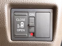 【問合せ：０７４９-２７-４９０７】【パワースライドドア】スマートキーや運転席のスイッチでスライドドアの開閉が可能♪電動だから力を入れてドアを開ける必要が無く、小さいお子様でも、重い荷物を持っている時 4