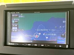 【問合せ：０７４９-２７-４９０７】【スズキ　セーフティサポート】走行中に前方の車両等を認識し、衝突しそうな時は警報とブレーキで衝突回避と被害軽減をアシスト。より安全にドライブをお楽しみいただけます。 3