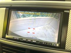 【問合せ：０７４９-２７-４９０７】【バックカメラ】駐車時に後方がリアルタイム映像で確認できます。大型商業施設や立体駐車場での駐車時や、夜間のバック時に大活躍！運転スキルに関わらず、今や必須装備です。 4