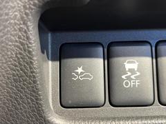 【エマージェンシーブレーキ】走行中に前方の車両等を認識し、衝突しそうな時は警報とブレーキで衝突回避と被害軽減をアシスト。より安全にドライブをお楽しみいただけます。 5