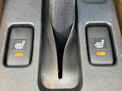 【シートヒーター】寒い日に重宝するシートヒーター！エアコンより早く温まってくれるので寒がりの人も安心ですね♪エアコンの温風は乾燥するから苦手、という方にもをおすすめです。 5