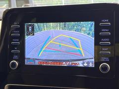 【バックカメラ】駐車時に後方がリアルタイム映像で確認できます。大型商業施設や立体駐車場での駐車時や、夜間のバック時に大活躍！運転スキルに関わらず、今や必須となった装備のひとつです！ 4