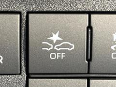 【スマートアシスト】走行中に前方の車両等を認識し、衝突しそうな時は警報とブレーキで衝突回避と被害軽減をアシスト。より安全にドライブをお楽しみいただけます。 4