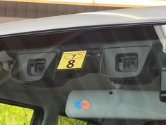【スズキ　セーフティサポート】走行中に前方の車両等を認識し、衝突しそうな時は警報とブレーキで衝突回避と被害軽減をアシスト。より安全にドライブをお楽しみいただけます。 3