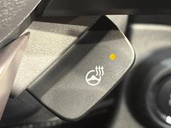 【ステアリングヒーター】冬場に冷たくなりやすい革巻きステアリングを、スイッチ一つで素早く適温に！エアコンよりも早く温まってくれるので、寒い日の運転も快適になりますね♪ 7