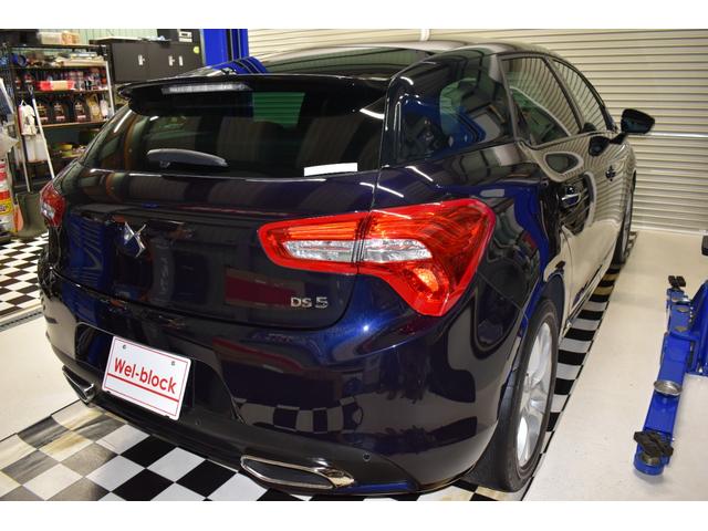 ＤＳ５ エディション１９５５　３０台限定　禁煙　新品タイヤ＆バッテリー　ナビＴＶ　バックカメラ　パワーレザーシートヒーター　キセノンヘッドライト　ＥＴＣ　純正１７ＡＷ　スマートキー（4枚目）