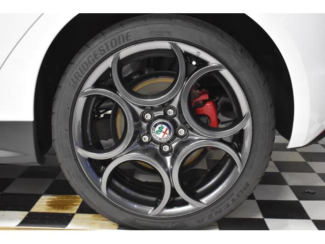 ジュリエッタ ヴェローチェ 禁煙/左ハンドル/ナビTV/バックカメラ/前後ドラレコ/カーボンリアスポ/黒革/パワーシート・ヒーター/ETC/キセノンヘッドライト/純正18AW/純正ブレンボ/パドルシフト(20枚目)