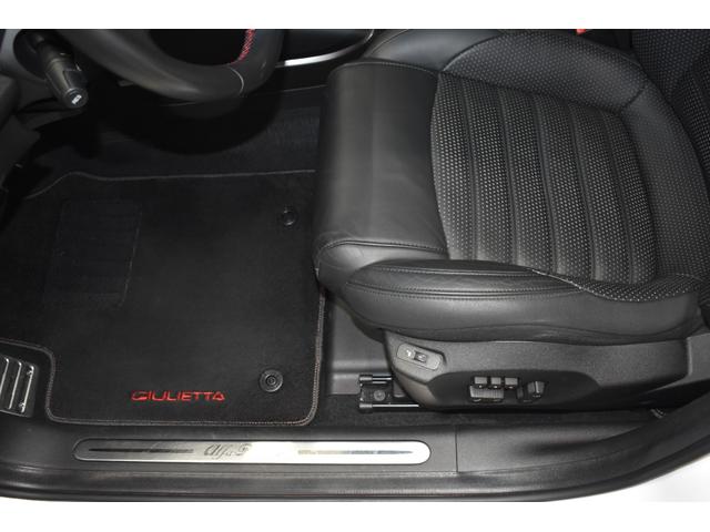 ジュリエッタ ヴェローチェ 禁煙/左ハンドル/ナビTV/バックカメラ/前後ドラレコ/カーボンリアスポ/黒革/パワーシート・ヒーター/ETC/キセノンヘッドライト/純正18AW/純正ブレンボ/パドルシフト(30枚目)