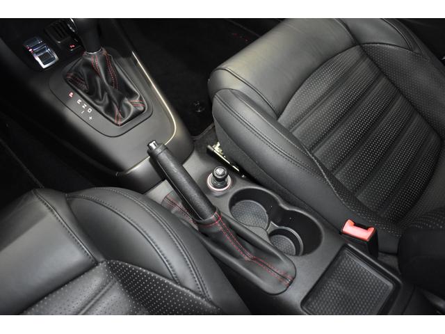 ジュリエッタ ヴェローチェ 禁煙/左ハンドル/ナビTV/バックカメラ/前後ドラレコ/カーボンリアスポ/黒革/パワーシート・ヒーター/ETC/キセノンヘッドライト/純正18AW/純正ブレンボ/パドルシフト(35枚目)