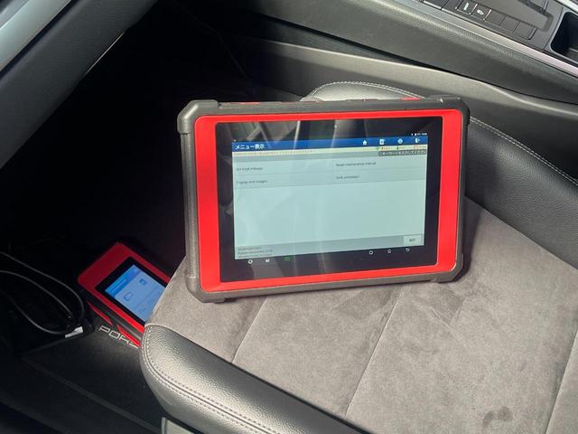 納車前整備では安心してお乗り頂く為、長年の輸入車整備実績を生かし、専用診断機を使用し細部までチェック致します