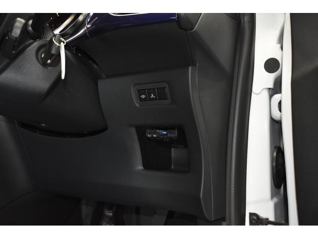 DS3カブリオ スポーツシック 禁煙/レザーシート/電動ルーフ/6MT/1600ccターボ/ETC/バックソナー/純正17AW(21枚目)