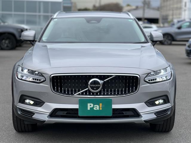 Ｖ９０ クロスカントリー　アルティメット　Ｂ５　ＡＷＤ　登録済未使用車・Ｇｏｏｇｌｅ搭載・パノラマガラスサンルーフ・ハーマンカードンサウンド・３６０度ビューモニター・パワーテールゲート・ナッパレザーシート・オレフェス社製クリスタルシフト・ＥＴＣ（6枚目）