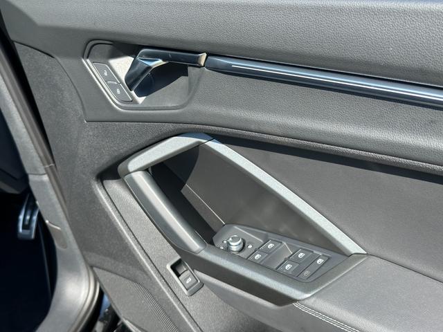 Ｑ３ ３５ＴＦＳＩ　Ｓライン　プラスパッケージ・コンビニエンス＆アシスタンスパッケージ・ブラックＡｕｄｉＲｉｎｇｓ＆ブラックスタイリングパッケージ・ＭＭＩナビ・純正前後ドラレコ・サラウンドビューカメラ・プレセンスフロント（43枚目）
