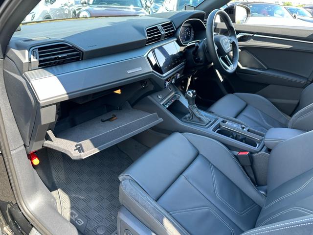 Ｑ３ ３５ＴＦＳＩ　Ｓライン　プラスパッケージ・コンビニエンス＆アシスタンスパッケージ・ブラックＡｕｄｉＲｉｎｇｓ＆ブラックスタイリングパッケージ・ＭＭＩナビ・純正前後ドラレコ・サラウンドビューカメラ・プレセンスフロント（49枚目）