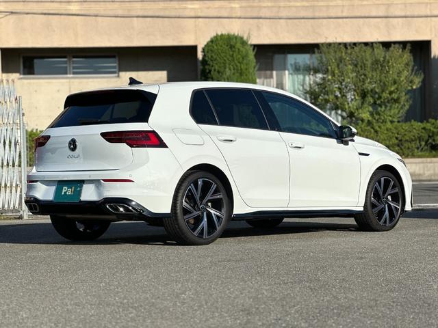 ゴルフ ＴＤＩ　Ｒライン　プラチナムエディション　ＤＣＣパッケージ・ナビ・フルセグＴＶ・ＥＴＣ２．０・シートヒーター・ステアリングヒーター・ワイヤレスチャージャー・レーダークルーズコントロール・バックカメラ・メーカー保証継承（12枚目）