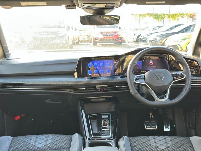 ゴルフ ＴＤＩ　Ｒライン　プラチナムエディション　ＤＣＣパッケージ・ナビ・フルセグＴＶ・ＥＴＣ２．０・シートヒーター・ステアリングヒーター・ワイヤレスチャージャー・レーダークルーズコントロール・バックカメラ・メーカー保証継承（23枚目）