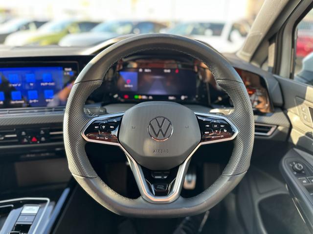 ゴルフ ＴＤＩ　Ｒライン　プラチナムエディション　ＤＣＣパッケージ・ナビ・フルセグＴＶ・ＥＴＣ２．０・シートヒーター・ステアリングヒーター・ワイヤレスチャージャー・レーダークルーズコントロール・バックカメラ・メーカー保証継承（25枚目）