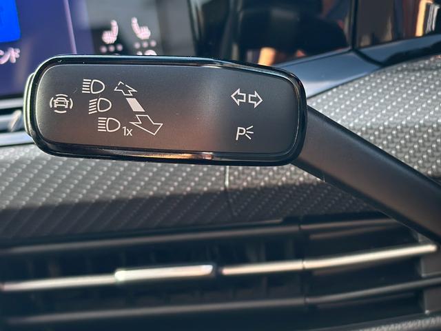 ゴルフ ＴＤＩ　Ｒライン　プラチナムエディション　ＤＣＣパッケージ・ナビ・フルセグＴＶ・ＥＴＣ２．０・シートヒーター・ステアリングヒーター・ワイヤレスチャージャー・レーダークルーズコントロール・バックカメラ・メーカー保証継承（28枚目）