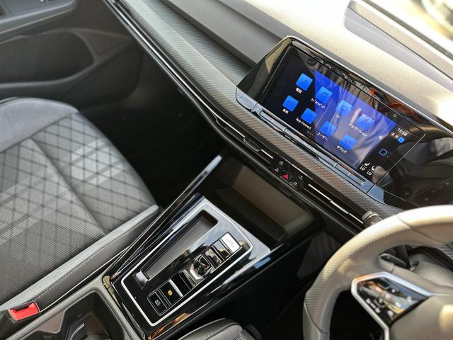 ゴルフ ＴＤＩ　Ｒライン　プラチナムエディション　ＤＣＣパッケージ・ナビ・フルセグＴＶ・ＥＴＣ２．０・シートヒーター・ステアリングヒーター・ワイヤレスチャージャー・レーダークルーズコントロール・バックカメラ・メーカー保証継承（31枚目）