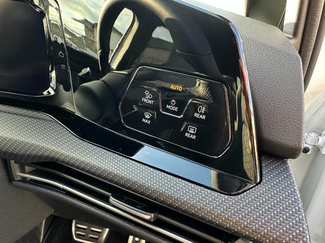 ゴルフ ＴＤＩ　Ｒライン　プラチナムエディション　ＤＣＣパッケージ・ナビ・フルセグＴＶ・ＥＴＣ２．０・シートヒーター・ステアリングヒーター・ワイヤレスチャージャー・レーダークルーズコントロール・バックカメラ・メーカー保証継承（42枚目）
