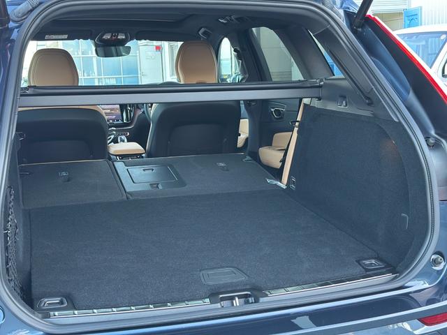 ＸＣ６０ ウルトラ　Ｂ５　ＡＷＤ　茶革シート・サンルーフ・ハーマンカードン・クリスタルシフトノブ・Ｇｏｏｇｌｅナビ・ワイヤレスチャージャー・シートヒーター・シートエアコン・ステアリングヒーター・フットトランクオープナー（18枚目）