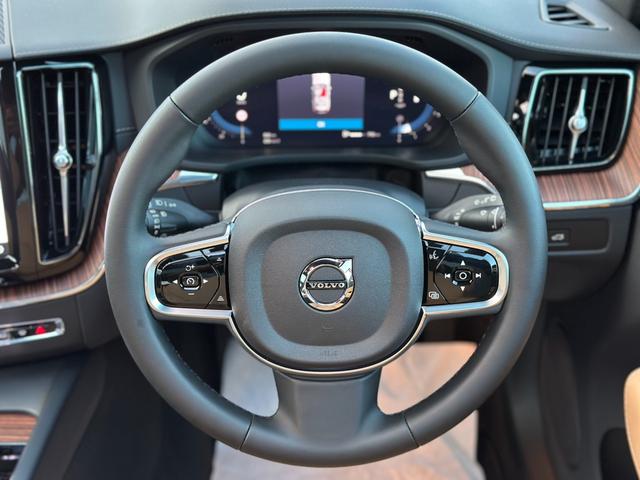 ＸＣ６０ ウルトラ　Ｂ５　ＡＷＤ　茶革シート・サンルーフ・ハーマンカードン・クリスタルシフトノブ・Ｇｏｏｇｌｅナビ・ワイヤレスチャージャー・シートヒーター・シートエアコン・ステアリングヒーター・フットトランクオープナー（29枚目）