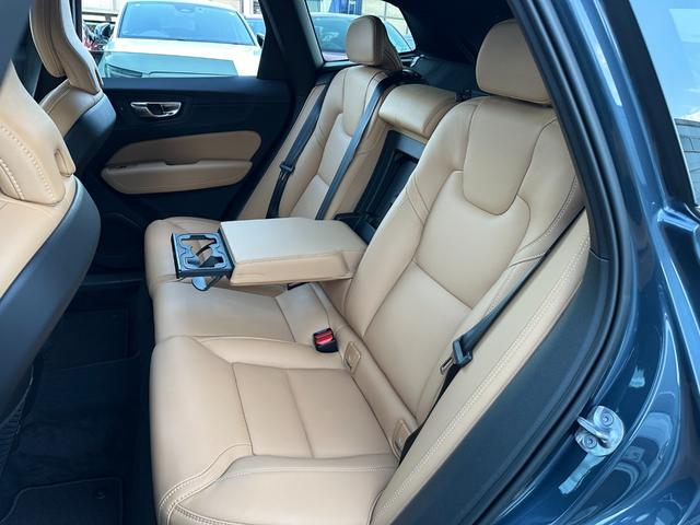 ＸＣ６０ ウルトラ　Ｂ５　ＡＷＤ　茶革シート・サンルーフ・ハーマンカードン・クリスタルシフトノブ・Ｇｏｏｇｌｅナビ・ワイヤレスチャージャー・シートヒーター・シートエアコン・ステアリングヒーター・フットトランクオープナー（52枚目）