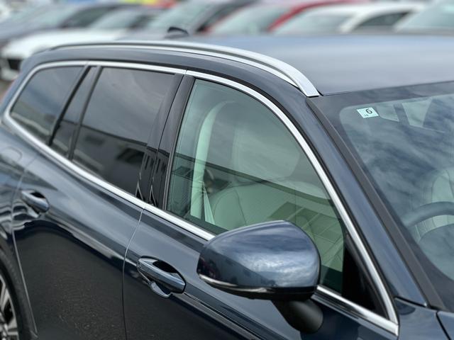 Ｖ６０ ウルトラ　Ｂ４　登録済未使用車・ハーマンカードン・白革シート・クリスタルシフトノブ・Ｇｏｏｇｌｅナビ・パワーシート・シートヒーター・シートエアコン・ステアリングヒーター・フットトランクオープナー・ワイヤレスチャージャ（10枚目）