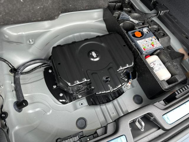 Ｖ６０ ウルトラ　Ｂ４　登録済未使用車・ハーマンカードン・白革シート・クリスタルシフトノブ・Ｇｏｏｇｌｅナビ・パワーシート・シートヒーター・シートエアコン・ステアリングヒーター・フットトランクオープナー・ワイヤレスチャージャ（21枚目）