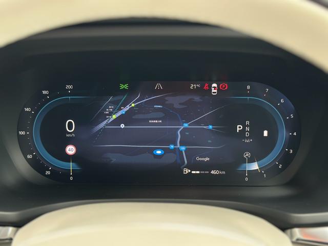 Ｖ６０ ウルトラ　Ｂ４　登録済未使用車・ハーマンカードン・白革シート・クリスタルシフトノブ・Ｇｏｏｇｌｅナビ・パワーシート・シートヒーター・シートエアコン・ステアリングヒーター・フットトランクオープナー・ワイヤレスチャージャ（34枚目）