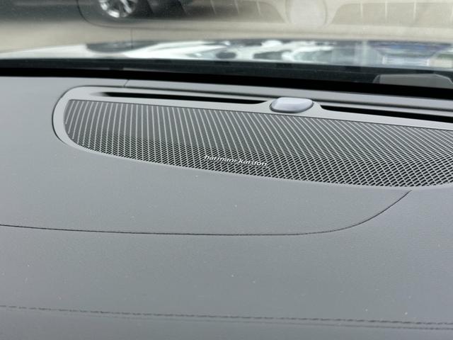 Ｖ６０ ウルトラ　Ｂ４　登録済未使用車・ハーマンカードン・白革シート・クリスタルシフトノブ・Ｇｏｏｇｌｅナビ・パワーシート・シートヒーター・シートエアコン・ステアリングヒーター・フットトランクオープナー・ワイヤレスチャージャ（36枚目）