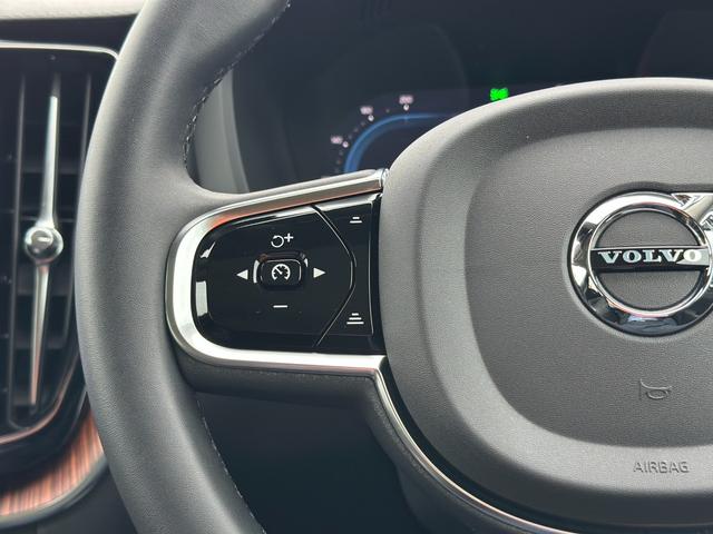 ＸＣ６０ リチャージアルティメトＴ６ＡＷＤプラグインハイブリド　サンルーフ・ハーマンカードン・Ｇｏｏｇｌｅナビ（26枚目）