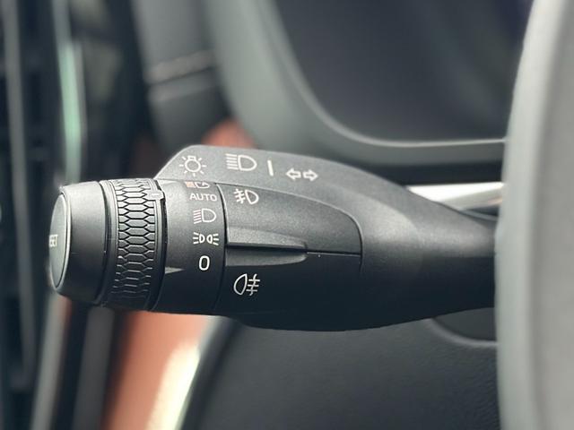 ＸＣ６０ リチャージアルティメトＴ６ＡＷＤプラグインハイブリド　サンルーフ・ハーマンカードン・Ｇｏｏｇｌｅナビ（28枚目）