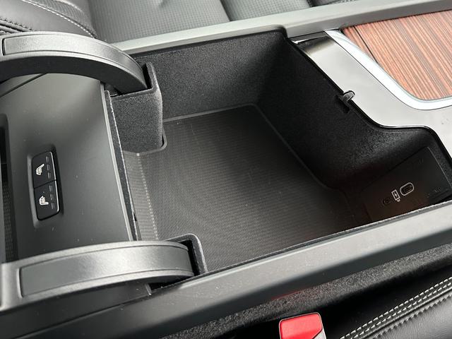 ＸＣ６０ リチャージアルティメトＴ６ＡＷＤプラグインハイブリド　サンルーフ・ハーマンカードン・Ｇｏｏｇｌｅナビ（41枚目）