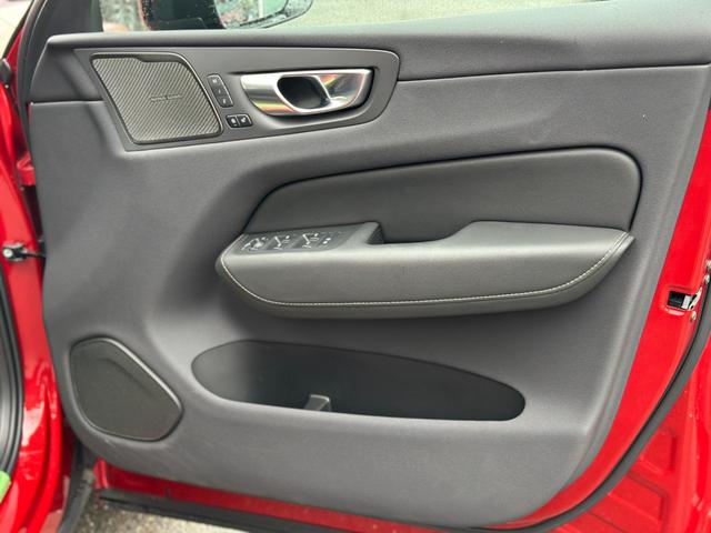 ＸＣ６０ リチャージアルティメトＴ６ＡＷＤプラグインハイブリド　サンルーフ・ハーマンカードン・Ｇｏｏｇｌｅナビ（46枚目）