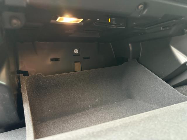 ＸＣ６０ リチャージアルティメトＴ６ＡＷＤプラグインハイブリド　サンルーフ・ハーマンカードン・Ｇｏｏｇｌｅナビ（54枚目）