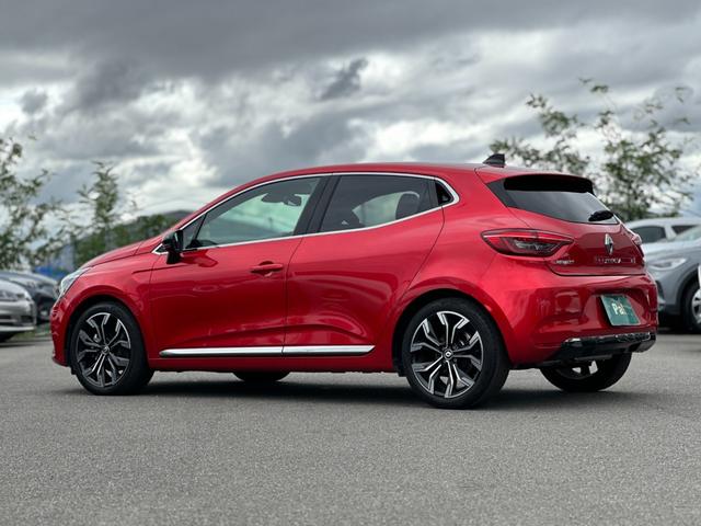 ルーテシア Ｅ－テックフルハイブリッド　レザーパック　禁煙車・ＥＴＣ・Ｂカメラ・前後純正ドラレコ・純正フロアマット・本革シート・シートヒーター・ステアリングヒーター・パーキングアシスト・レーンキープアシスト・スペアキー・保証継承（14枚目）