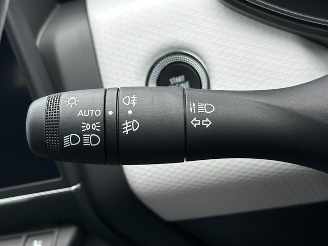 ルーテシア Ｅ－テックフルハイブリッド　レザーパック　禁煙車・ＥＴＣ・Ｂカメラ・前後純正ドラレコ・純正フロアマット・本革シート・シートヒーター・ステアリングヒーター・パーキングアシスト・レーンキープアシスト・スペアキー・保証継承（28枚目）