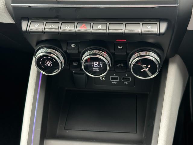 ルーテシア Ｅ－テックフルハイブリッド　レザーパック　禁煙車・ＥＴＣ・Ｂカメラ・前後純正ドラレコ・純正フロアマット・本革シート・シートヒーター・ステアリングヒーター・パーキングアシスト・レーンキープアシスト・スペアキー・保証継承（36枚目）