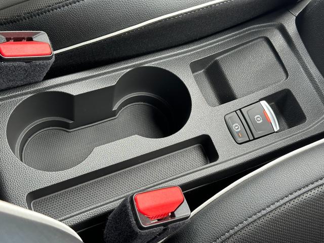 ルーテシア Ｅ－テックフルハイブリッド　レザーパック　禁煙車・ＥＴＣ・Ｂカメラ・前後純正ドラレコ・純正フロアマット・本革シート・シートヒーター・ステアリングヒーター・パーキングアシスト・レーンキープアシスト・スペアキー・保証継承（38枚目）