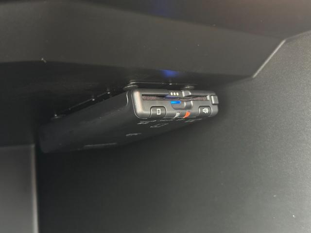 ルーテシア Ｅ－テックフルハイブリッド　レザーパック　禁煙車・ＥＴＣ・Ｂカメラ・前後純正ドラレコ・純正フロアマット・本革シート・シートヒーター・ステアリングヒーター・パーキングアシスト・レーンキープアシスト・スペアキー・保証継承（46枚目）