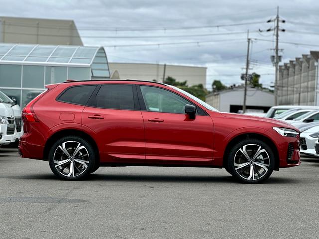 ＸＣ６０ リチャージアルティメトＴ６ＡＷＤプラグインハイブリド　サンルーフ・Ｇｏｏｇｌｅナビ・黒革・クリスタルシフト・ハーマンカードンサウンド・純正前後ドラレコ・アラウンドビューモニター・ＥＴＣ・パワーシート・パワーリアゲート・シートヒーター・メーカー保証継承（9枚目）