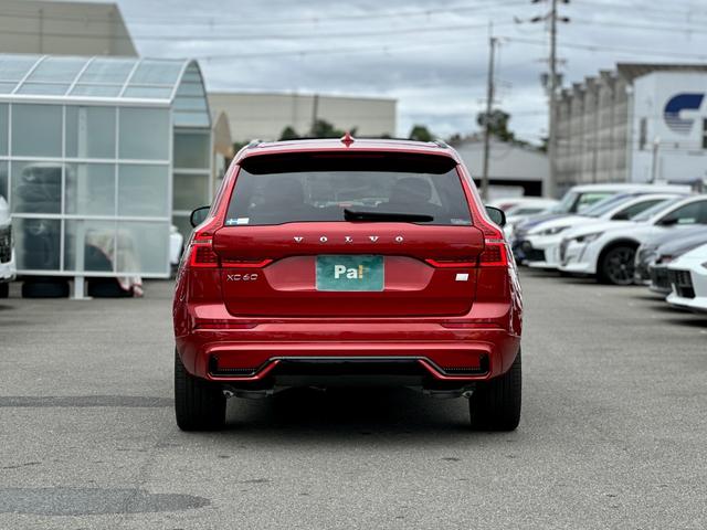 ＸＣ６０ リチャージアルティメトＴ６ＡＷＤプラグインハイブリド　サンルーフ・Ｇｏｏｇｌｅナビ・黒革・クリスタルシフト・ハーマンカードンサウンド・純正前後ドラレコ・アラウンドビューモニター・ＥＴＣ・パワーシート・パワーリアゲート・シートヒーター・メーカー保証継承（11枚目）