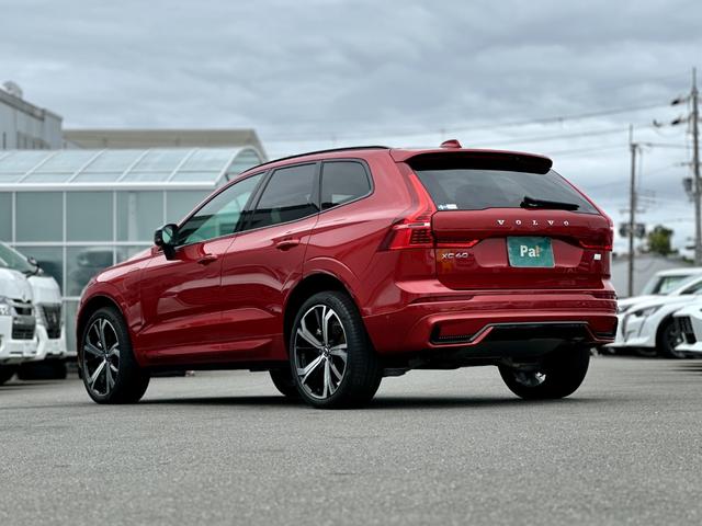 ＸＣ６０ リチャージアルティメトＴ６ＡＷＤプラグインハイブリド　サンルーフ・Ｇｏｏｇｌｅナビ・黒革・クリスタルシフト・ハーマンカードンサウンド・純正前後ドラレコ・アラウンドビューモニター・ＥＴＣ・パワーシート・パワーリアゲート・シートヒーター・メーカー保証継承（12枚目）