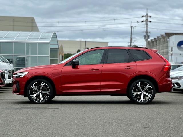 ＸＣ６０ リチャージアルティメトＴ６ＡＷＤプラグインハイブリド　サンルーフ・Ｇｏｏｇｌｅナビ・黒革・クリスタルシフト・ハーマンカードンサウンド・純正前後ドラレコ・アラウンドビューモニター・ＥＴＣ・パワーシート・パワーリアゲート・シートヒーター・メーカー保証継承（13枚目）