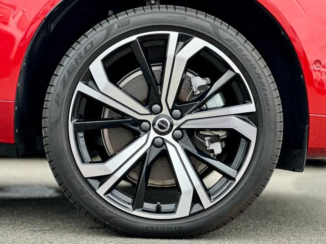 ＸＣ６０ リチャージアルティメトＴ６ＡＷＤプラグインハイブリド　サンルーフ・Ｇｏｏｇｌｅナビ・黒革・クリスタルシフト・ハーマンカードンサウンド・純正前後ドラレコ・アラウンドビューモニター・ＥＴＣ・パワーシート・パワーリアゲート・シートヒーター・メーカー保証継承（22枚目）