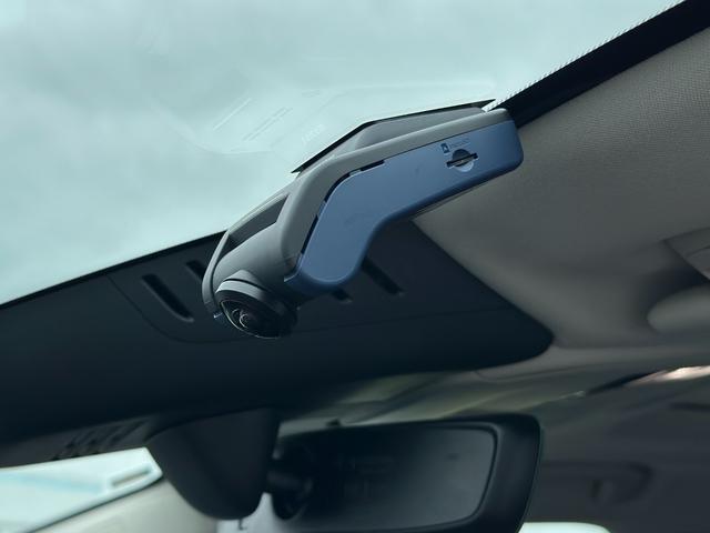 ＸＣ６０ リチャージアルティメトＴ６ＡＷＤプラグインハイブリド　サンルーフ・Ｇｏｏｇｌｅナビ・黒革・クリスタルシフト・ハーマンカードンサウンド・純正前後ドラレコ・アラウンドビューモニター・ＥＴＣ・パワーシート・パワーリアゲート・シートヒーター・メーカー保証継承（24枚目）