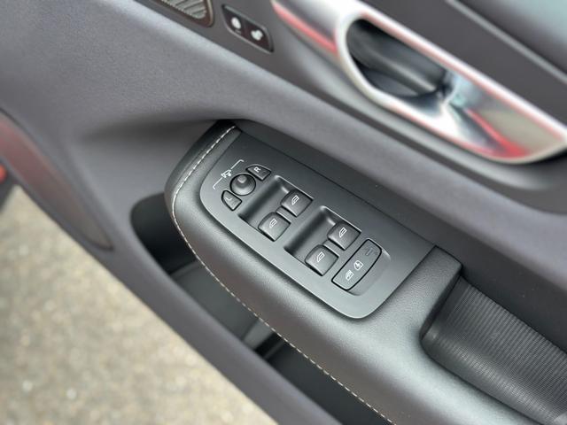 ＸＣ６０ リチャージアルティメトＴ６ＡＷＤプラグインハイブリド　サンルーフ・Ｇｏｏｇｌｅナビ・黒革・クリスタルシフト・ハーマンカードンサウンド・純正前後ドラレコ・アラウンドビューモニター・ＥＴＣ・パワーシート・パワーリアゲート・シートヒーター・メーカー保証継承（46枚目）